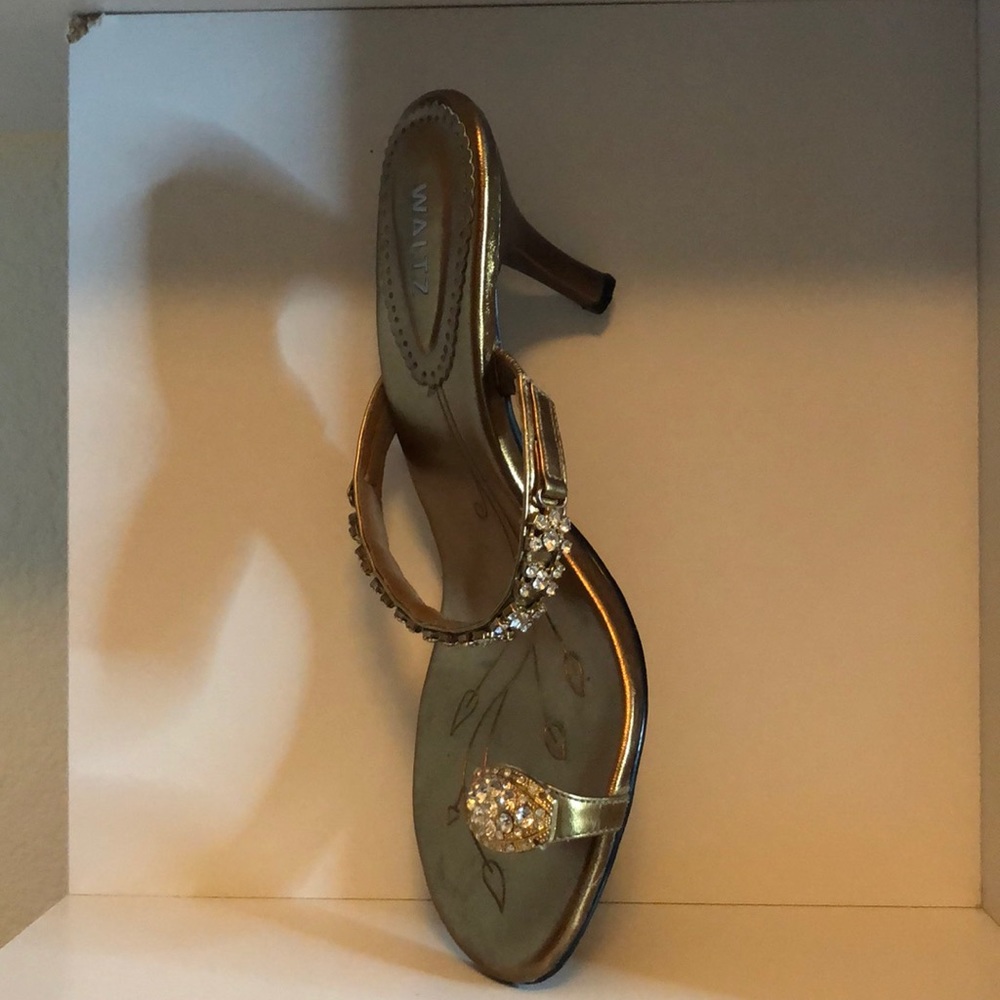 Heels - Picture 2 of 4